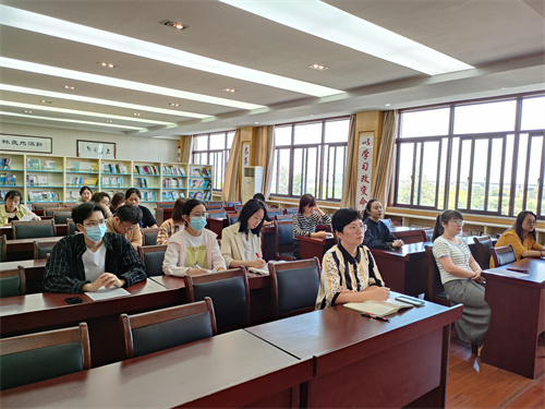 听众老师.jpg